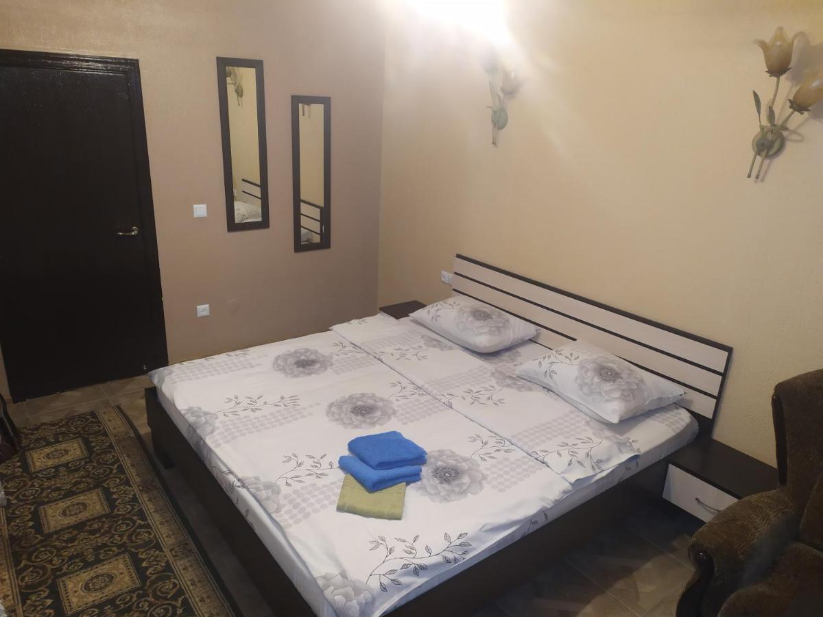 На Круговій Zaporizhia Ngoại thất bức ảnh
